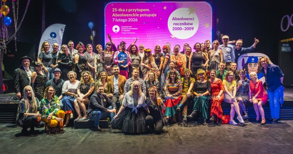 Absolwenckie potupaje na UMK [fot. Szymon Zdziebło]